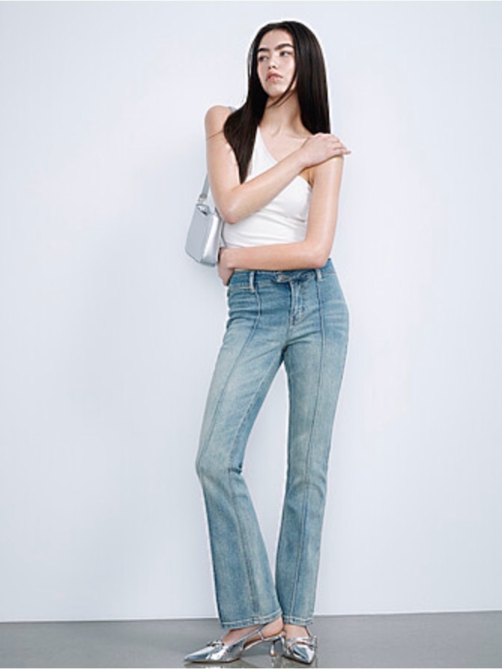 Simons Light Wash Two-button Waist Bootcut Jeans